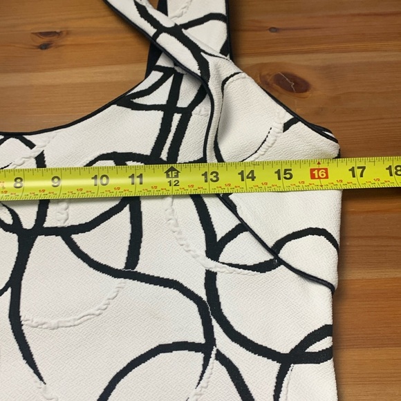 Joseph Ribkoff polyester/spandex top w interesting straps, shelf bra, stretch - Picture 4 of 14